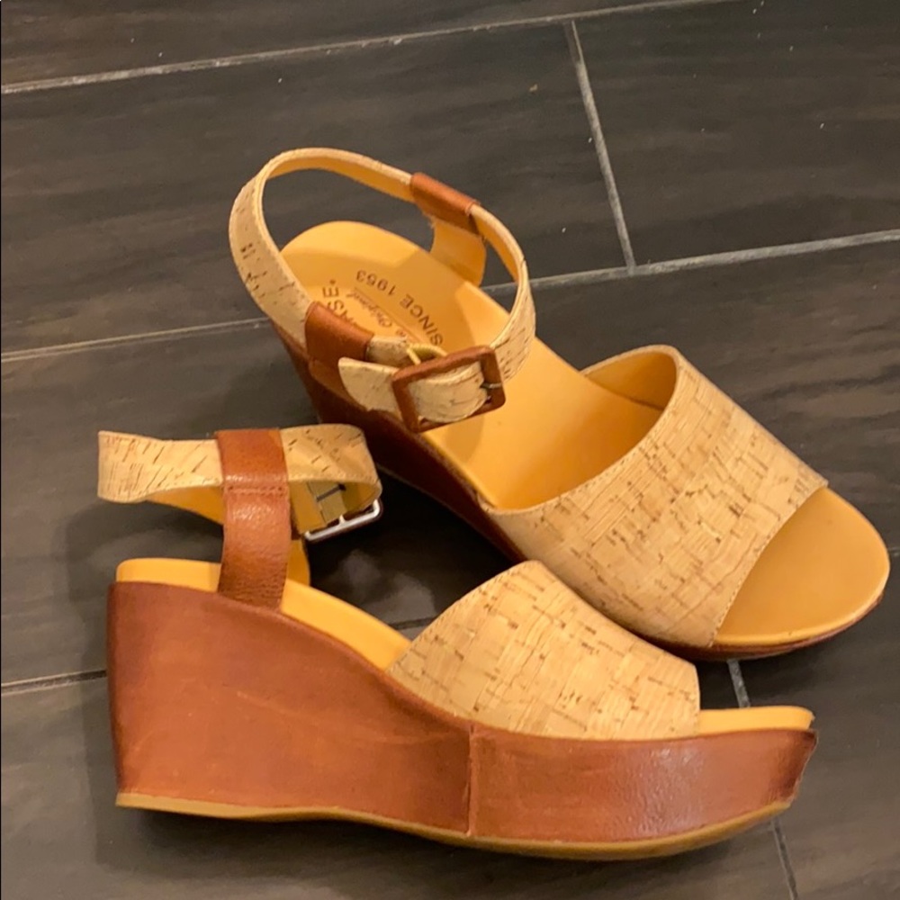 Kork-ease brown wedges